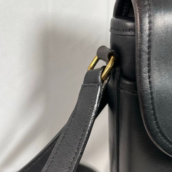 SOLD Coach Vintage Bradley Bucket Camera Bag USA Made Gold Hardware Turnlock - Picture 10 of 14